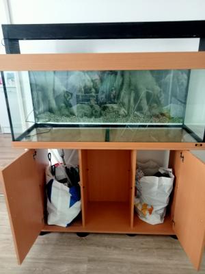 Aquarium juwel de 240 litre avec meuble