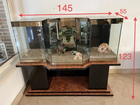Aquarium avec meuble adapté