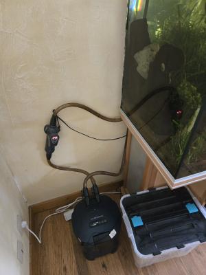 Aquarium 500l + meuble + pompes + poissons...