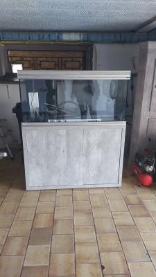 Aquarium avec meuble