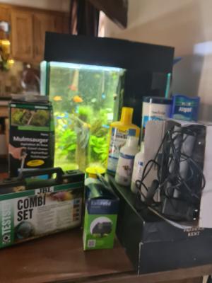 Vends Aquarium Juwell 250 L + meuble + poissons