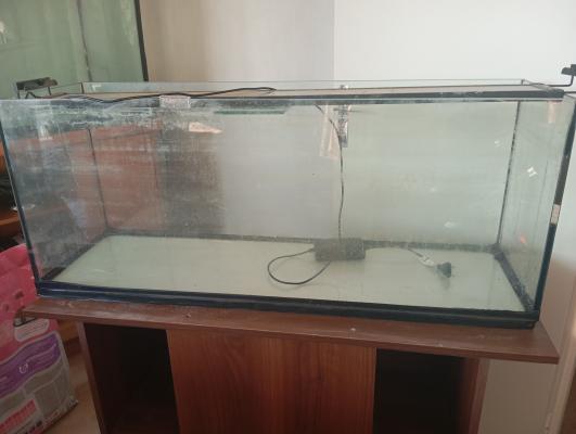 urgence aquarium 122l+meuble+matériel