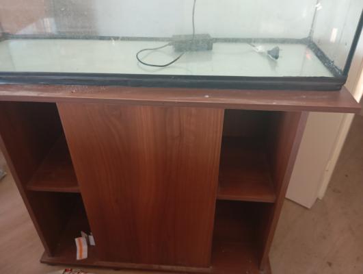 urgence aquarium 122l+meuble+matériel