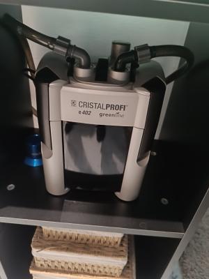 Aquarium complet avec meuble bien équipée