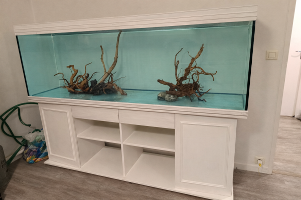 Aquarium 700litres avec meuble rénové