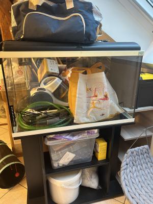 Aquarium complet avec meuble