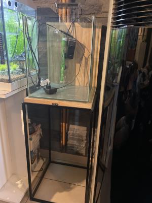 Aquarium, zolux complet, pompe, lampe, LED, chauffage, meuble étagères, très propre