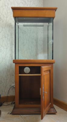 Aquarium 180l avec meuble et matériel