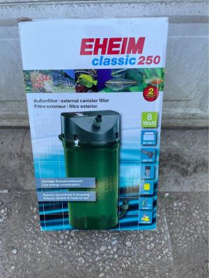 aquarium 120L + pompe externe + éclairage + accessoires
