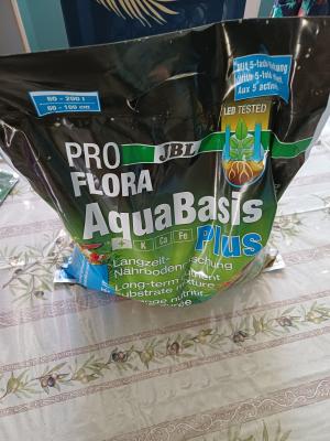 Aquarium Juvel et son meuble neuf