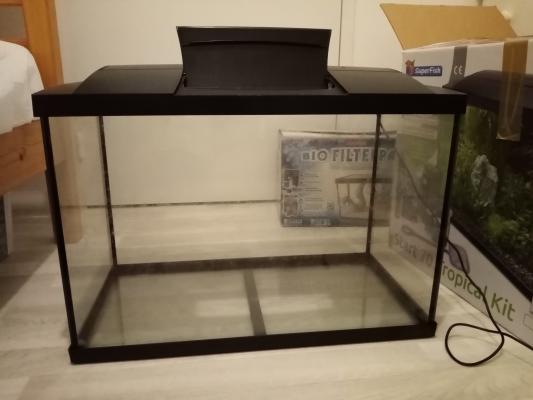Aquarium 70L avec pompe, lumière, chauffage