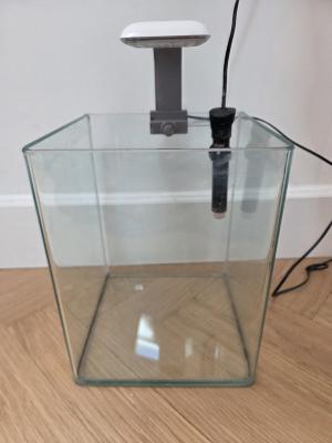 Aquarium 15L + chauffage + lampe + horodateur
