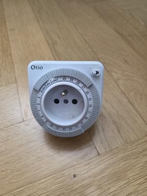 Aquarium 21L + chauffage + lampe + horodateur + accessoires