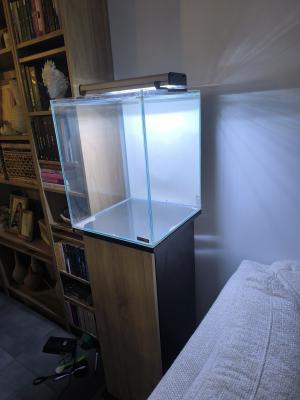 Aquarium sera plus meuble