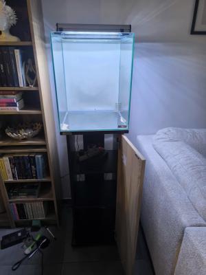 Aquarium sera plus meuble