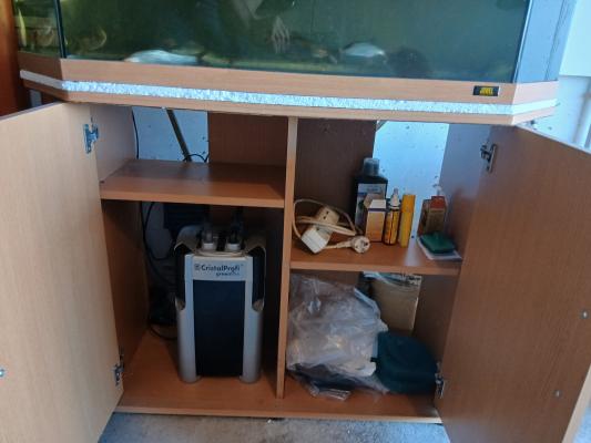 Aquarium 180l avec equipement
