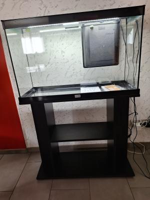 Aquarium 95 litres + meuble