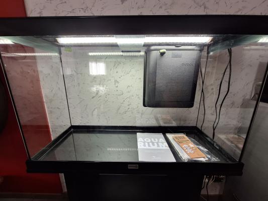 Aquarium 95 litres + meuble