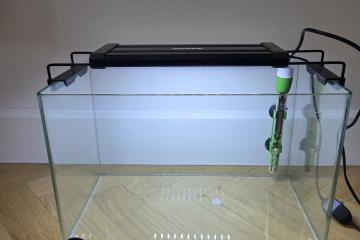 Aquarium 21L + chauffage + lampe + horodateur + accessoires